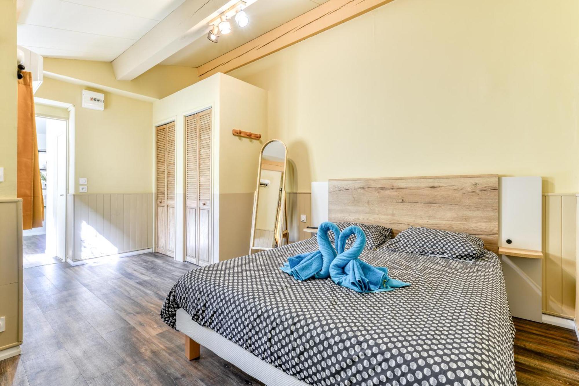 Cote Palais Avec Climatisation - Fibre & Netflix - Spacieux En Rez-De-Chaussee Carcassonne Luaran gambar